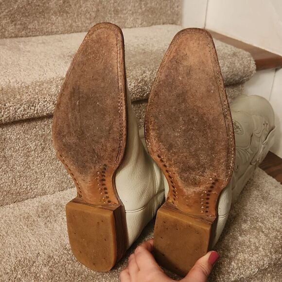 Dos De Oro Women's White Leather Western Boots w/ Gold Stitch Detailing Size 6 - Picture 12 of 14